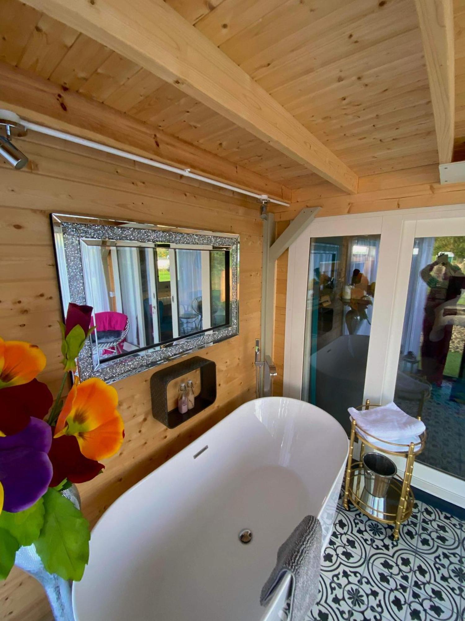 Dunroamin Lodge