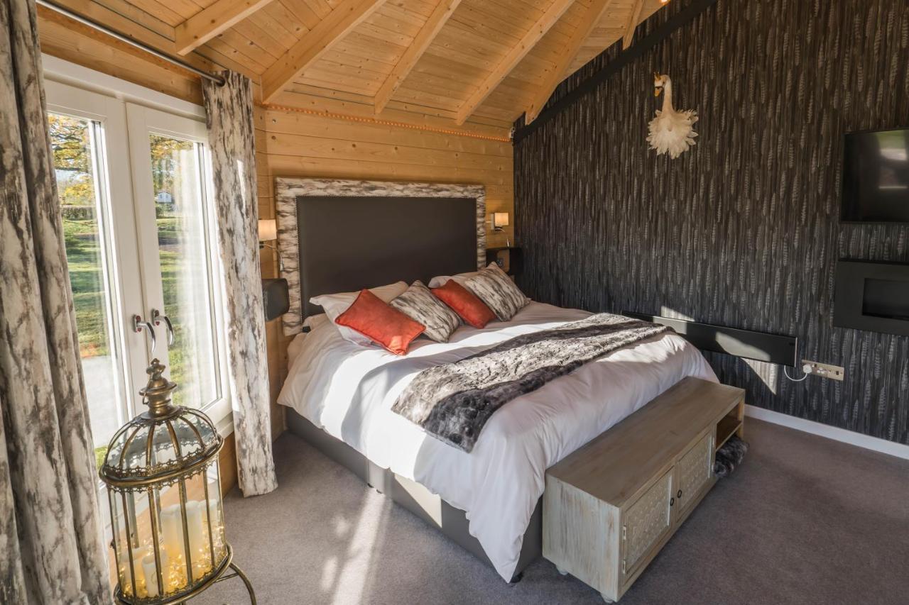 Dunroamin Lodge *